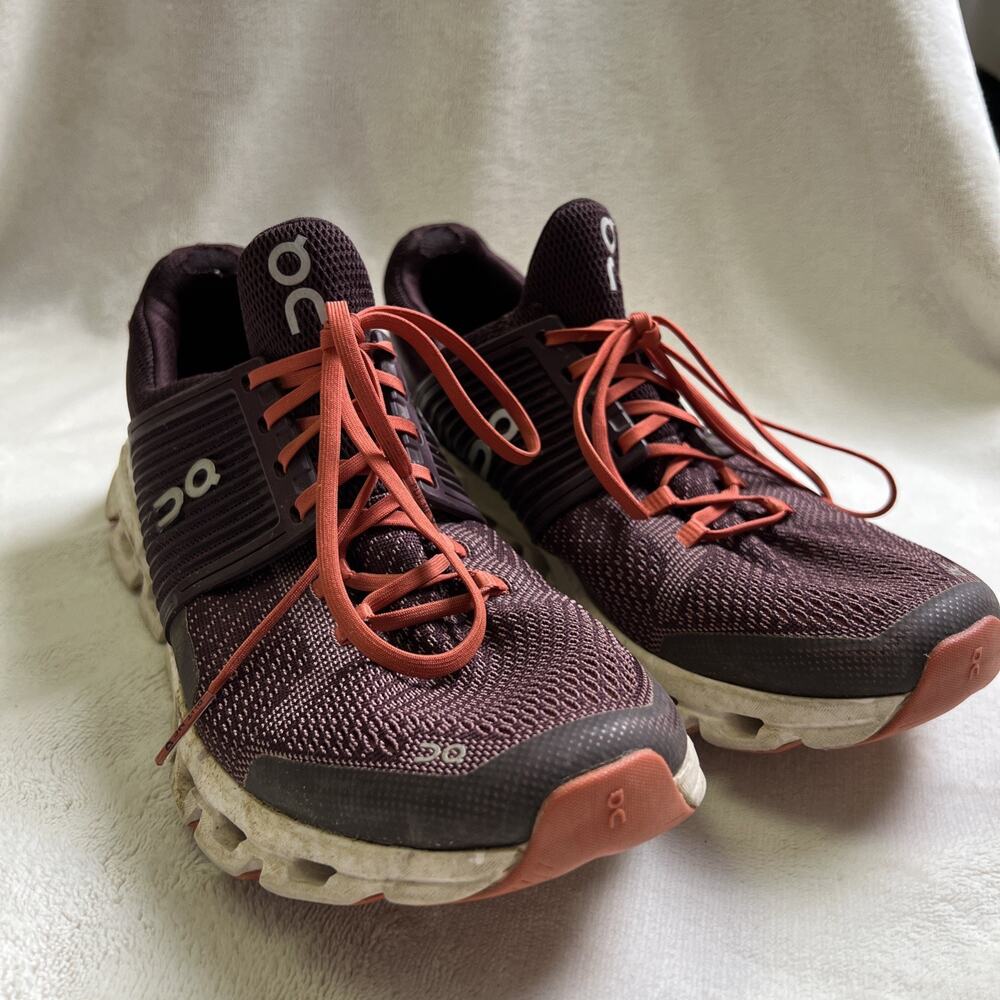 WOMEN’S ON CloudTec Helion SZ 9 Running Shoes Red Orange